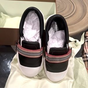 Kids Burberry (authentic) - Velcro strap sneakers (black)